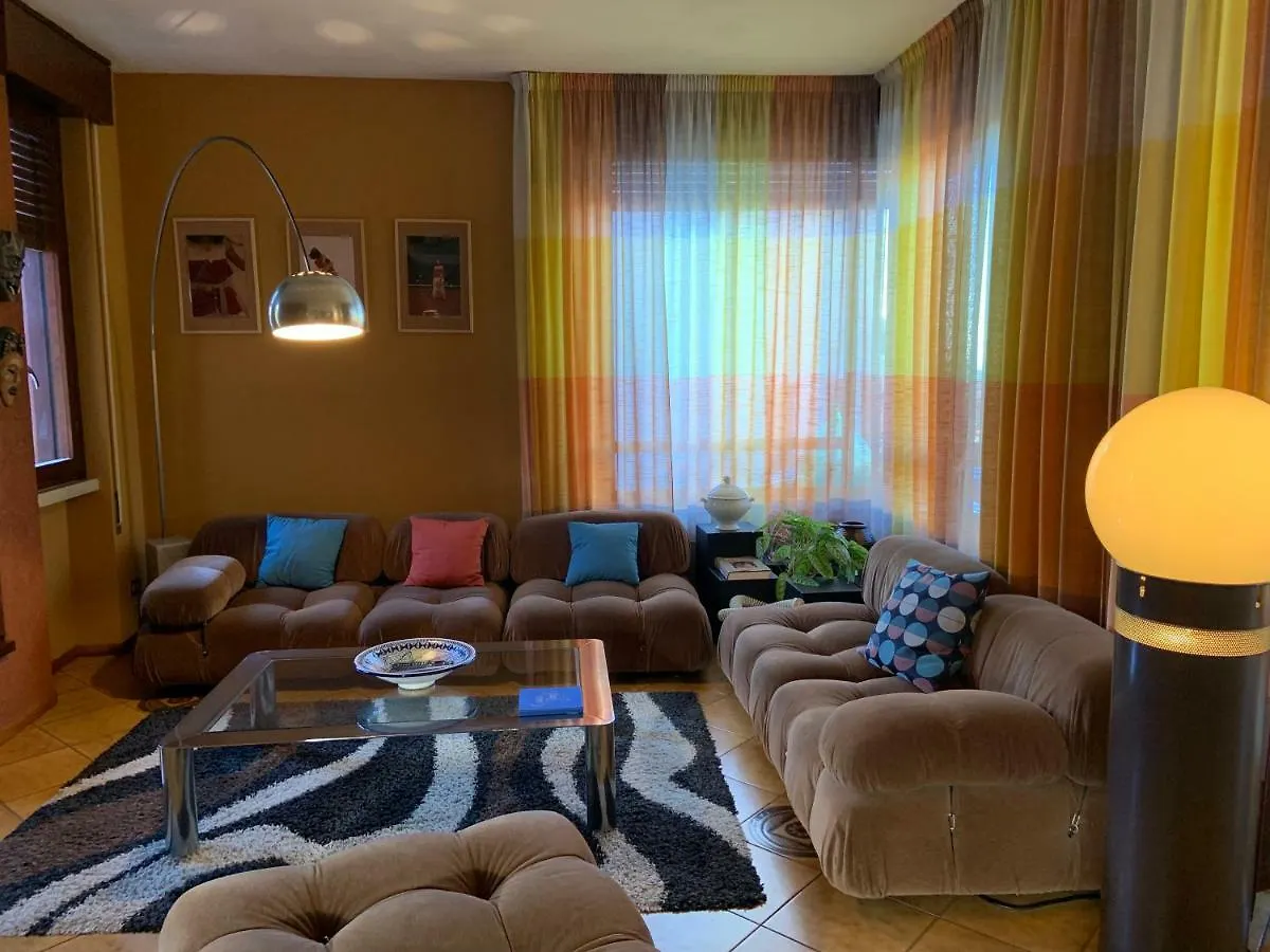 Villa Gione Verona 0*,  Italia