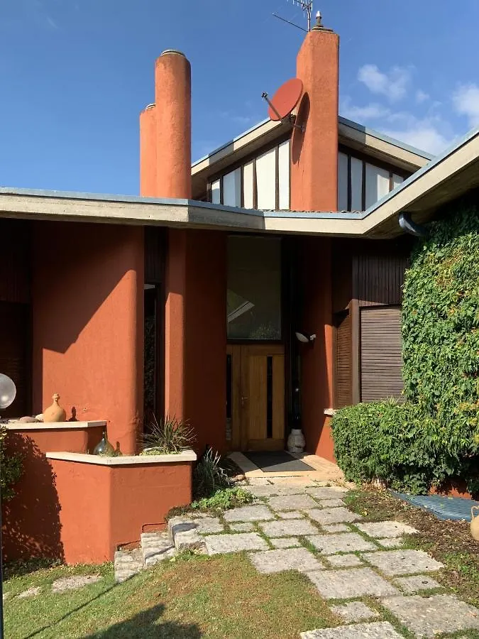Villa Gione Verona 0*,